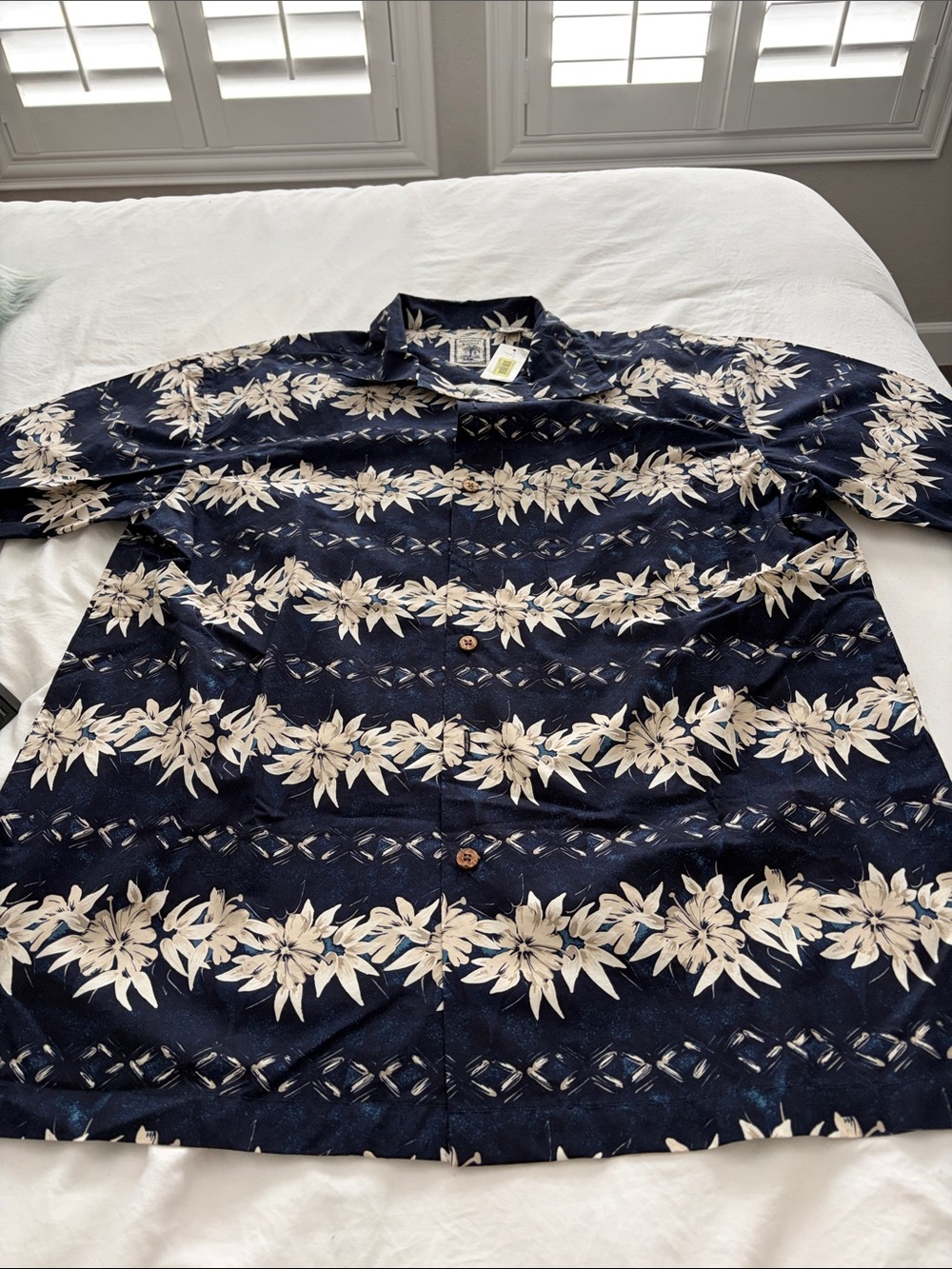 Roundtree & Yorke Navy and Cream Floral Swim Trunks
